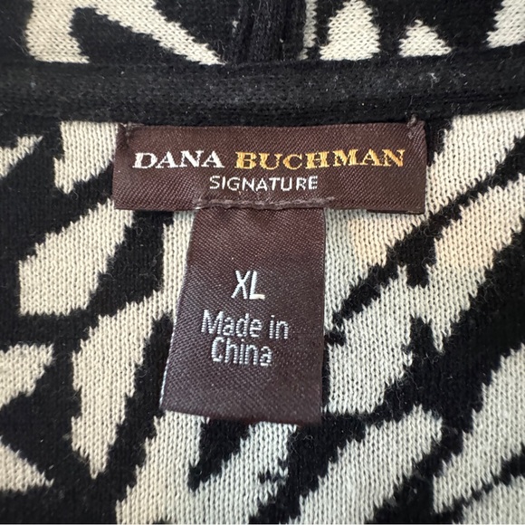 Dana Buchman Woman XL Black and White Animal Print V-Neck Zebra Shirt Top - Picture 6 of 8